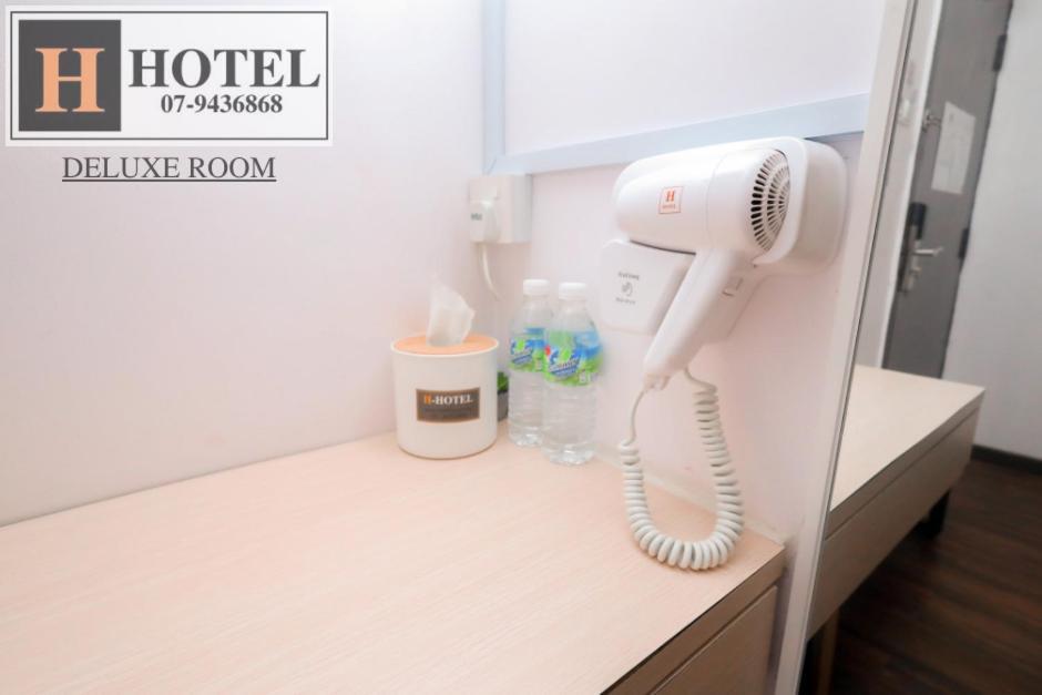 H Hotel Segamat Eksteriør billede